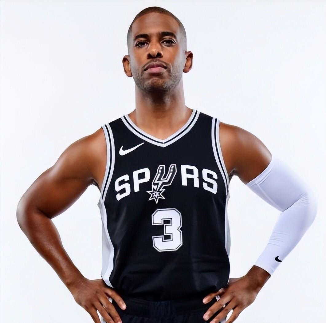 “战术创新：小个子球员如何在NBA中崭露头角！”