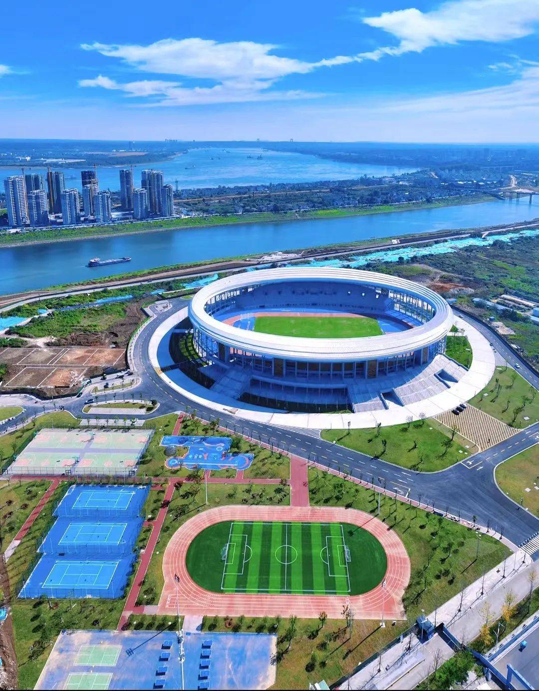 未来体育场：可容纳10万人的全智能场馆的简单介绍
