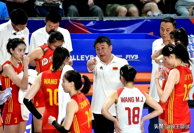 包含国家队主教练vs俱乐部教练：哪个更难？的词条