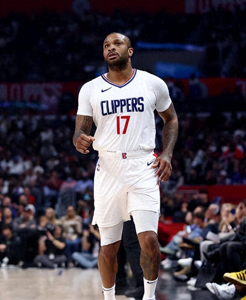 “名将退役:回顾他在NBA的辉煌生涯!” “名将退役:回顾他在NBA的辉煌生涯!”